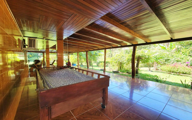 Large house on 1 acre lot, beach house, for sale, Beach front, Pavones, Punta Banco, Rustic house, Bed and breakfast for sale, Costa Rica, Pavones Real estate, 