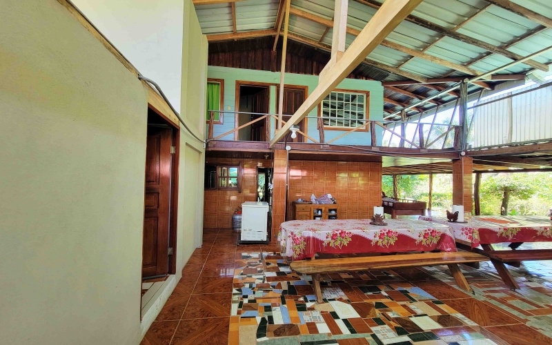 Large house on 1 acre lot, beach house, for sale, Beach front, Pavones, Punta Banco, Rustic house, Bed and breakfast for sale, Costa Rica, Pavones Real estate, 