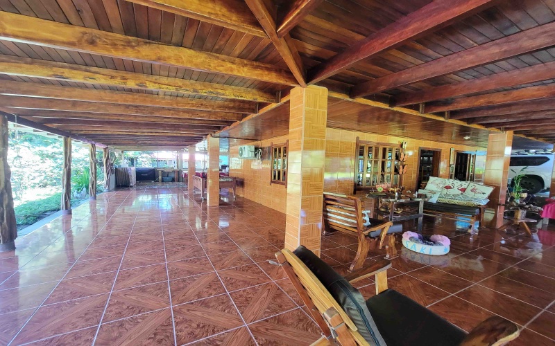 Large house on 1 acre lot, beach house, for sale, Beach front, Pavones, Punta Banco, Rustic house, Bed and breakfast for sale, Costa Rica, Pavones Real estate, 