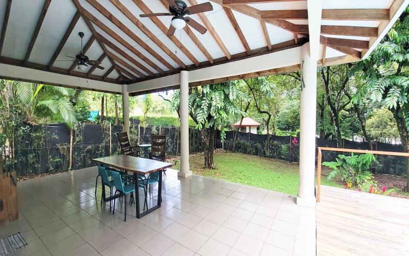 Spacious Front Patio, views of Pavones Point