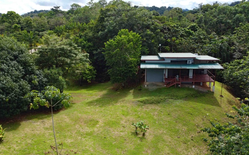 Mountain house, Beach House, Pavones, Costa Rica, Real Estate, For sale, Cuervito, Costa Rica, Realty Pros, Bienes Raices, Large lot with house, Ocean View, Playa, Pilon, Zancudo