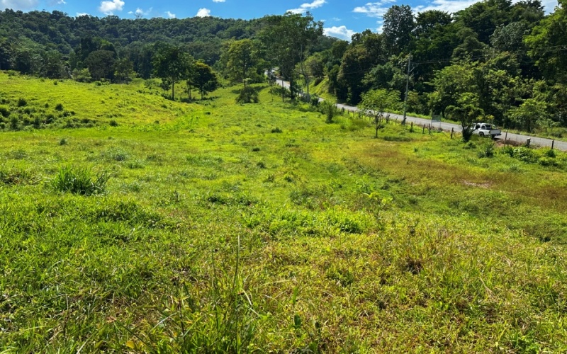 This charming 3,333 m² Cerro Verde Lot combines semi-flat topography with a hilltop location