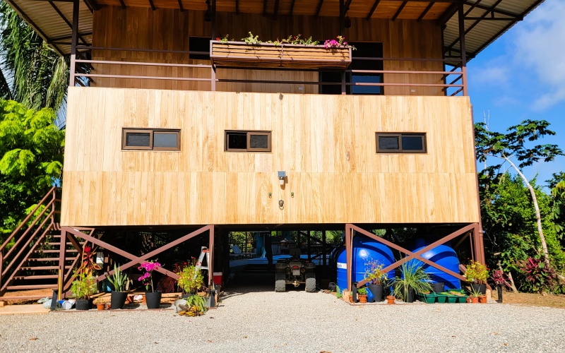 Solar powered retreat, jungle retreat, for rent, pavones, surf retreat, point breaks