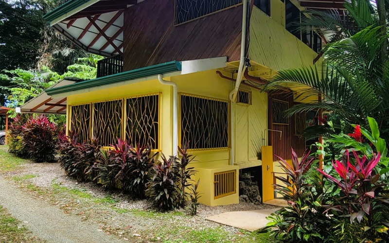 Welcome to the Pavones Surf Eco Retreat