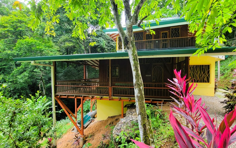 Large Screened deck