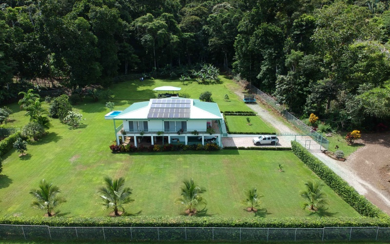 Manucured lawn at Casa Solar Golfito Costa Rica