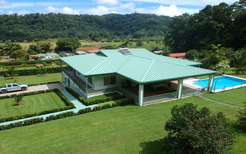 Manucured lawn at Casa Solar Golfito Costa Rica