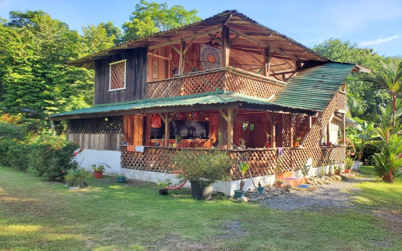 House for sale, Pavones, Punta Banco, Real Estate, Bienes Raices, Pavones  Real Estate,  Keller Williams Realty, Costa Rica, Realtor, Se vende, Pilon, Zancudo, Zona Sur, 3 bedroom, 2 bath, 2.5 bath